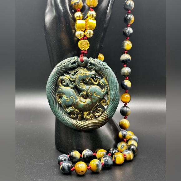 ANTIQUE JADE BAI HU (白虎) + GREY TIGER NATURAL STONE NECKLACE one size - Picture 5 of 13